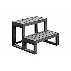 Сходинки до садової гідромасажної ванни