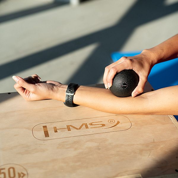 Массажный мяч BLM01 HMS 8см