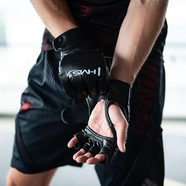 TB02 ИНТЕЛЛЕКТУАЛЬНАЯ МУЗЫКАЛЬНАЯ БОКС-МАШИНА BLUETOOTH С ПЕРЧАТКАМИ HMS