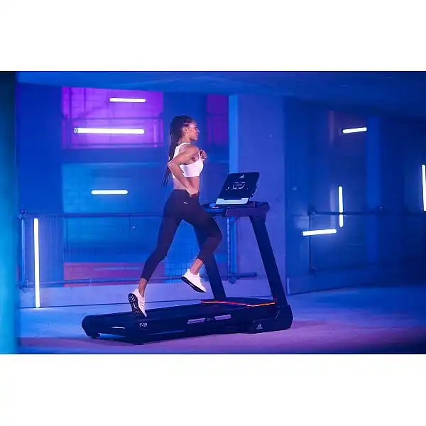 Бігова доріжка Adidas T-19 AVUS-10421