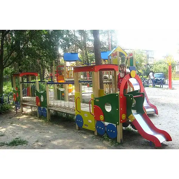 Локомотив із двома вагонами InterAtletika T507