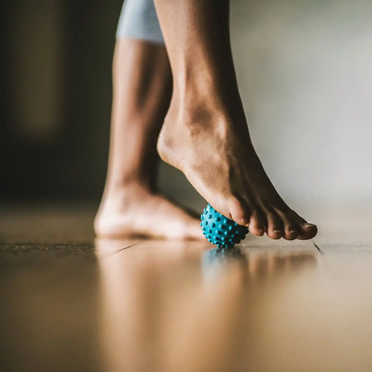 Gaiam масажний м'яч для стоп та рук 61356