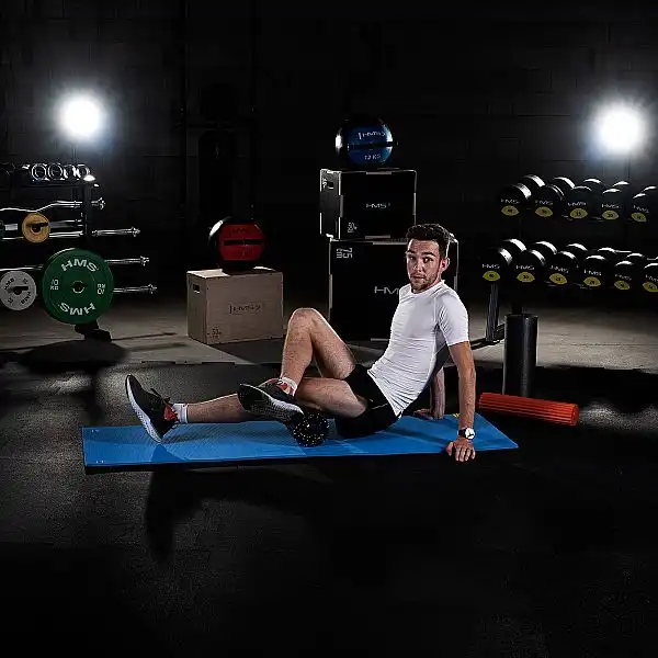 Килимок для фітнесу клубний з отворами HMS Premium MFK03 синій-чорний